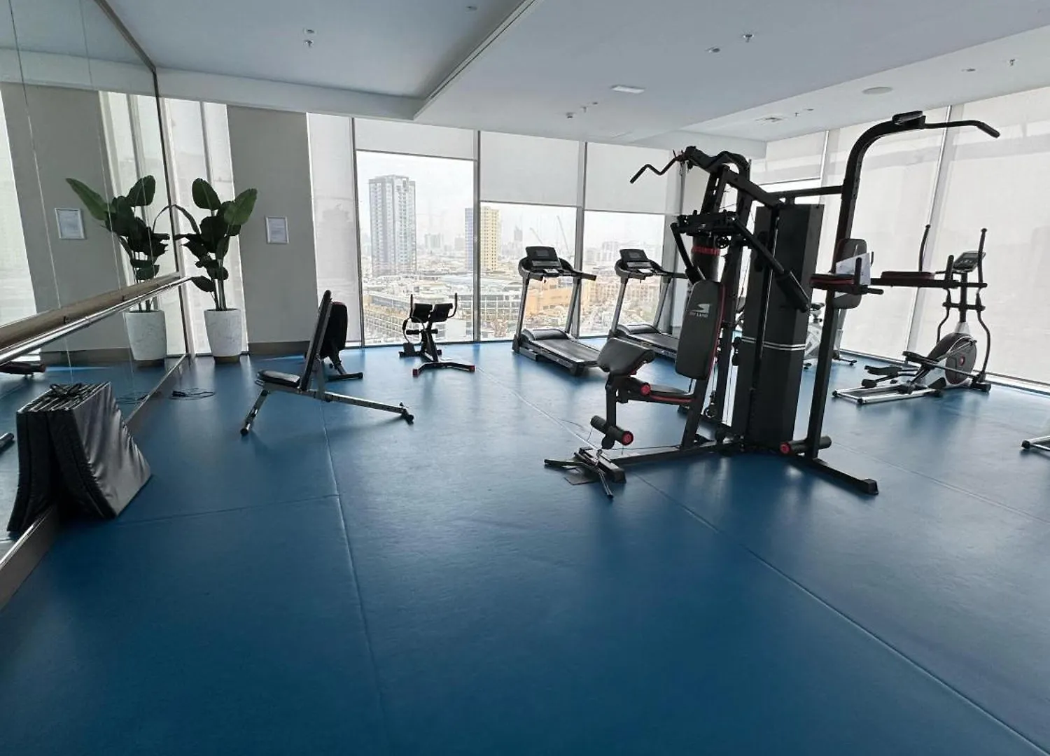 Blue Bell Elegance- Chic 1Br Getaway Apartment Dubai United Arab Emirates